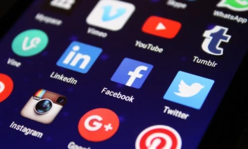 Studim: Numri i përdoruesve aktivë të rrjeteve sociale tejkaloi 5 miliardë