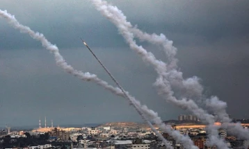 IDF ka qëlluar lokacione nëntokësore  të Hamasit në sulme ajrore - ushtarë dhe tanke operojnë në Gazë