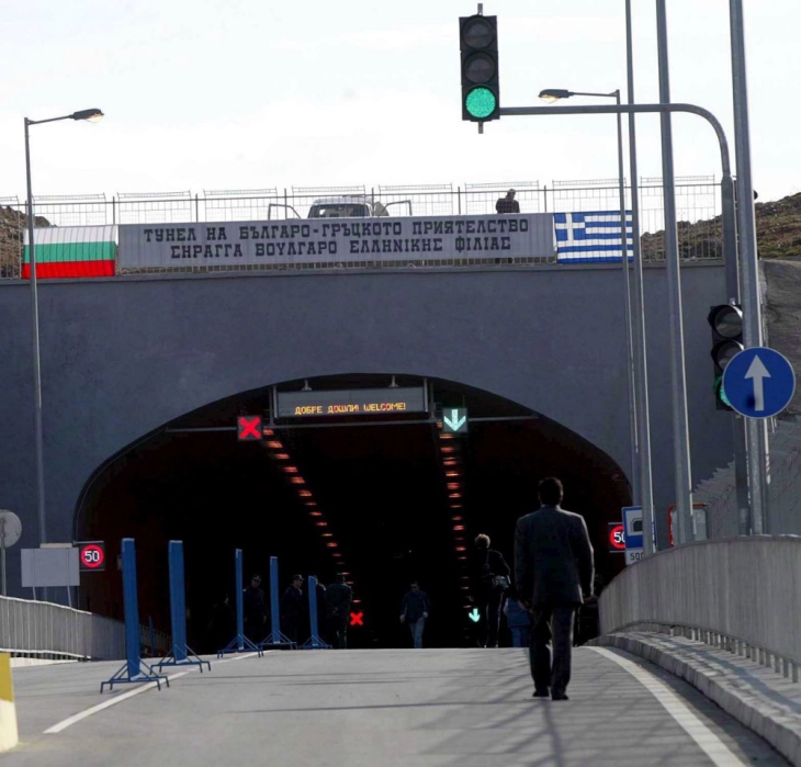 Бугарија ја отфрли идејата за создавање „туристички Мини-шенген“ со Грција и Романија 