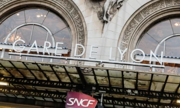 Three injured in stabbing at Gare de Lyon station in Paris