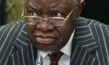 Почина намибискиот претседател Хаге Гејнгоб