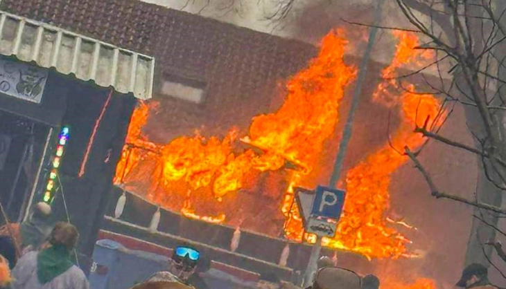 Пет лица повредени во пожар на карневал во германскиот град Кил