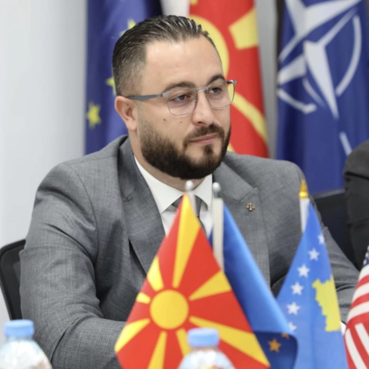 Driton Nebiu nga Aleanca për Shqiptarët ka denoncuar një bashkëpartiak për sulm fizik