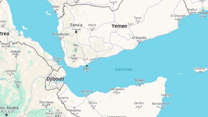 Британски товарен брод оштетен во напад со дронови кај брегот на Јемен