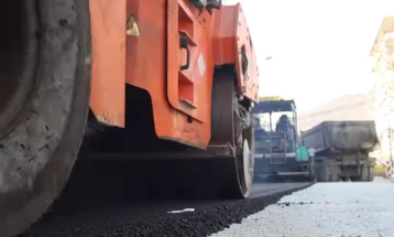 Почна да се асфалтира улицата „Браќа Миладинови“ во Тетово