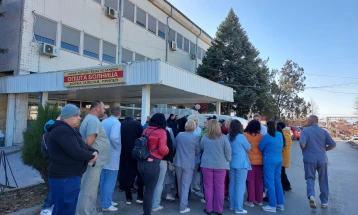 Медицинскиот персонал во Прилепската болница со договор на дело бара решавање на статусот