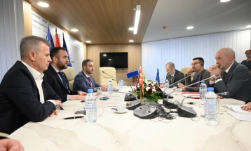 Средба Тошковски - Гир: Соработката на делегацијата на ЕУ и МВР ќе продолжи со несмален интензитет