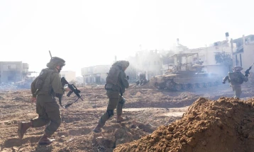 Forcat izraelite hynë në spitalin në Kan Junis