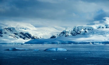 Можеме да се пофалиме со успешно завршена 32. бугарска експедиција и мисија на Антарктикот, изјави нејзиниот водач проф. Христо Пимпирев