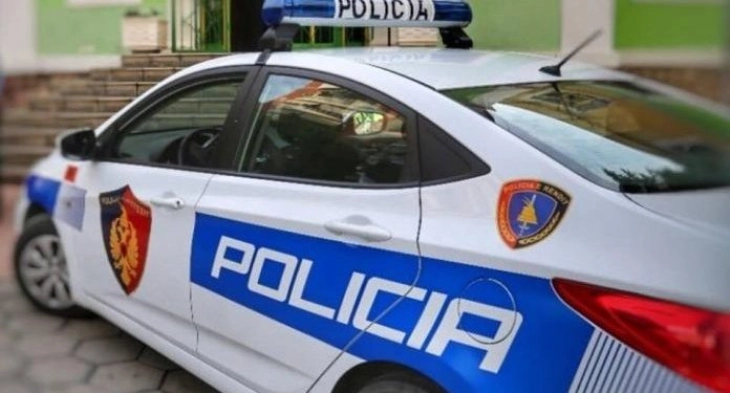 Албанската полиција уапси измамник кој за 215.000 евра ветил бугарски пасош и акции во турска компанија