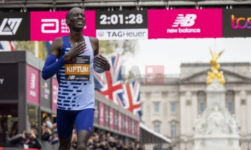 Rekordmeni botëror në maratonën Kiptum humbi jetën në një aksident rrugor