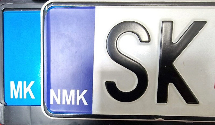 Налепници со ознаката НМК достапни за стружани, гужви пред станиците за технички прегледи