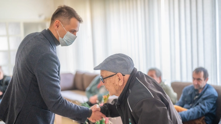 Велковски го посети Домот за стари лица ,,Зафир Сајто“ во Куманово