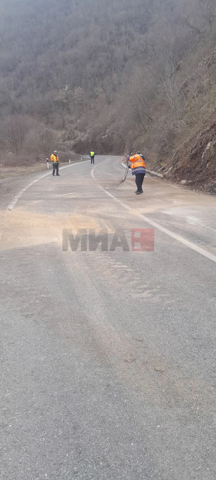 Pastrohen rrëshqitjet që bllokuan një pjesë të rrugës të autostradës A3 në afërsi të fshatit Istibanjë