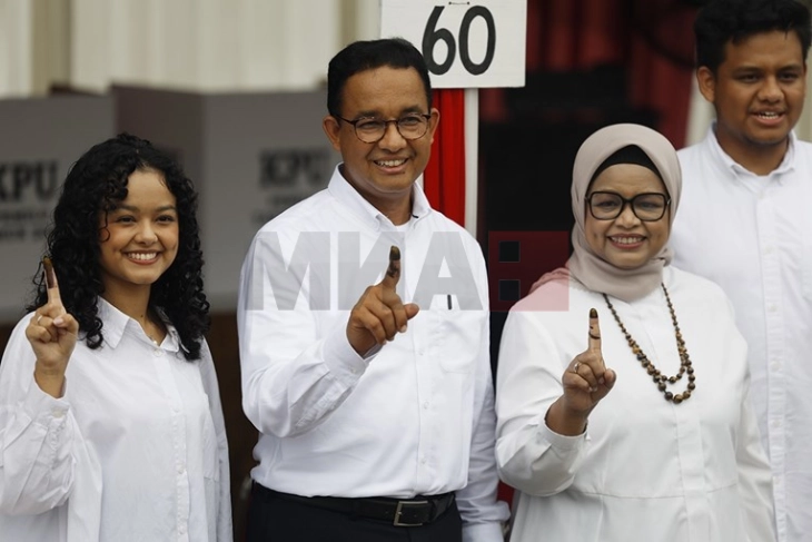 Hapen vendvotimet  për zgjedhjet presidenciale, parlamentare dhe lokale në Indonezi