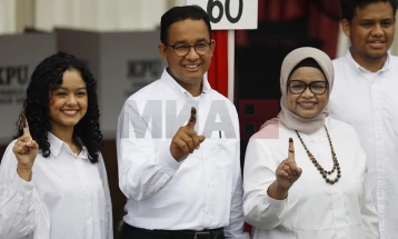 Hapen vendvotimet  për zgjedhjet presidenciale, parlamentare dhe lokale në Indonezi
