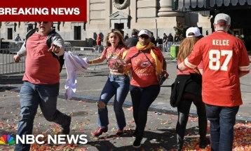 Një person ka vdekur, tridhjetë janë plagosur në paradën sportive në Kanzas Siti me rastin e Superbol