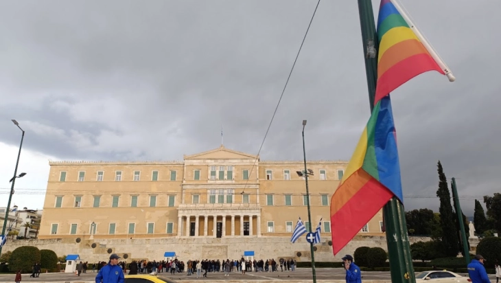 Greqia i legalizoi martesat mes gjinisë së njejtë