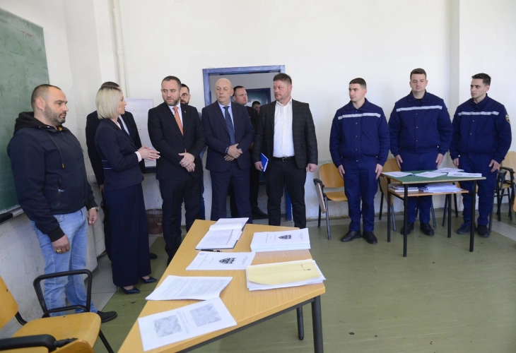 Тошковски во посета на Центарот за обука во Идризово и најавениот нов пункт за лични документи