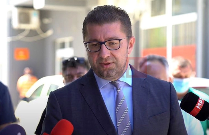 Изјава на лидерот на ВМРО-ДПМНЕ Христијан Мицкоски по лидерската средба со Ковачевски (во живо)