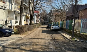 Општина Тетово почна да ги обновува улиците околу Стара градинка