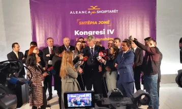 Села повторно претседател на Алијанса за Албанците, најавува победа на изборите