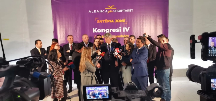 Sela sërish zgjedhet kryetar i Aleancës për Shqiptarët, paralajmëron fitore në zgjedhje