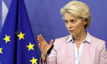 Gardian: Ursula fon der Lajen do të kandidojë sërish për kryetare të Komisionit Evropian