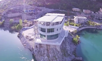 Албанија: Меѓу конфискувани имоти стекнати од криминални активности, СПАК го заплени и „Езерскиот принц“ во Скадар