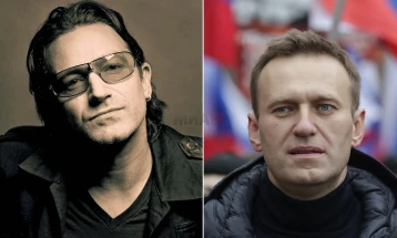 Боно и „Ју-ту“ му оддадоа почит на починатиот Алексеј Навални