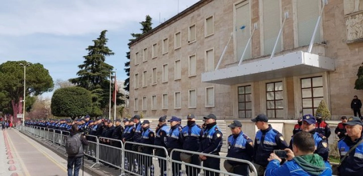 За утрешниот протест на албанската опозиција ангажирани над 1.100 полицајци