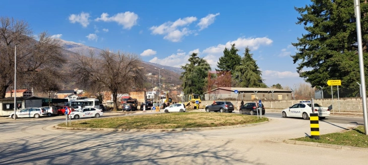 Ka filluar depërtimi në bulevardin në Tetovë edhe për një dalje tjetër në rrugën rajonale drejt pikës kufitare me Kosovën