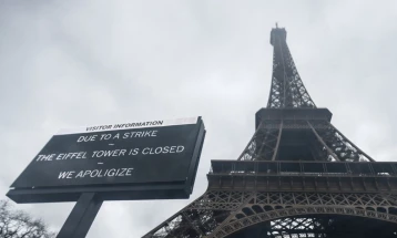 Штрајк на вработените во Ајфеловата кула поради нејзино неодржување