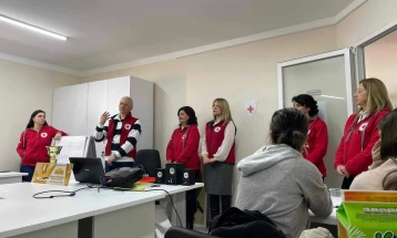 Црвен крст Кавадарци почна со обуки за промоција на хумани вредности