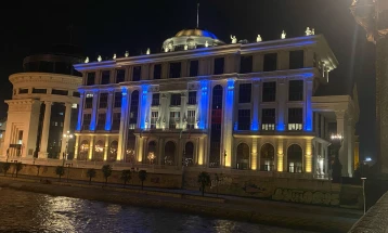 Ndërtesa e MPJsë u ndriçua me ngjyrat e flamurit ukrainas në prag të dyvjetorit të pushtimit rus të Ukrainës