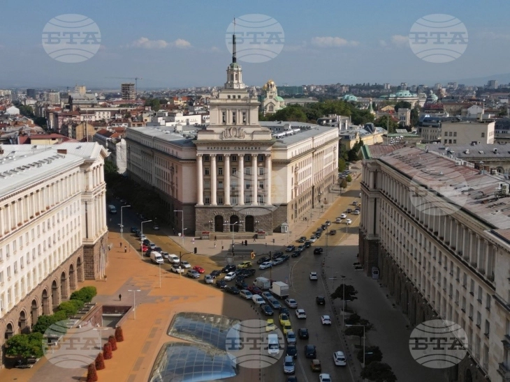 Софија: Зградите на Националното собрание и Советот на министри ќе бидат осветлени во боите на украинското знаме