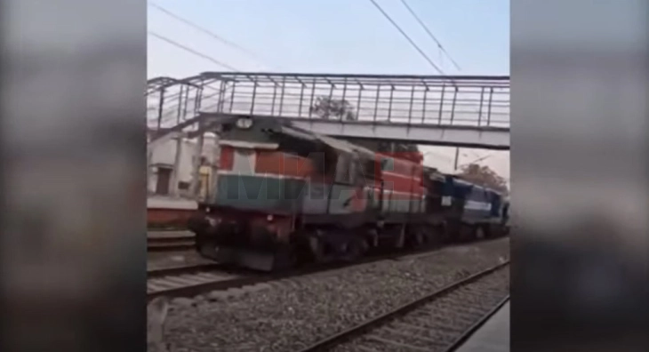 Një tren në Indi kaloi 70 kilometra pa shofer
