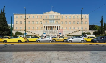 Атина денеска и утре без такси превоз