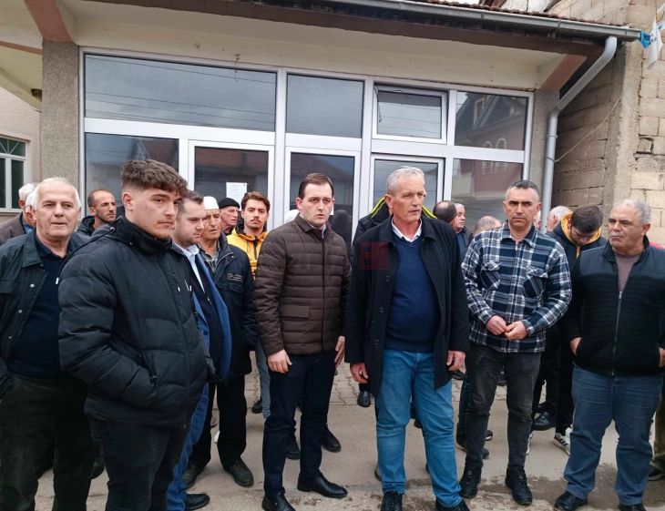 Протест во Горна Бањица: Камповите за градежните работници на Коридорот 8 да се градат во старата касарна