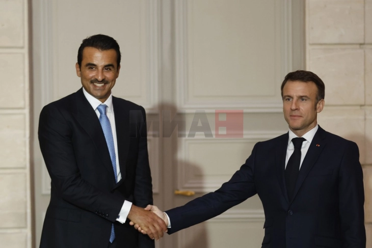 Emiri i Katarit dhe presidenti i Francës biseduan për Gazën, dërguan ndihma