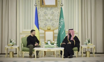 Зеленски на средба со принцот на Саудиска Арабија, разговарале за мировната формула на Киев за ставање крај на конфликтот