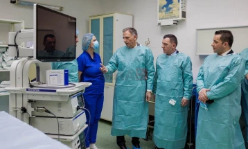 Demiri: Me një laparoskop modern dhe deri mbi 800 ndërhyrje në vit në Kirurgjinë e Fëmijëve