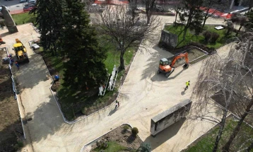 Тековно се спроведува реконструкцијата на малиот градски плоштад во Куманово