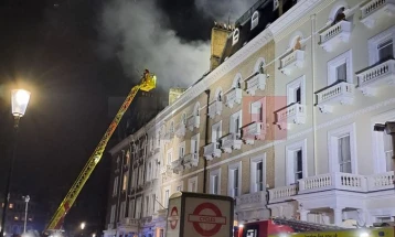 Zjarr në një ndërtesë në Londër, 11 të lënduar, më shumë se 100 të evakuuar