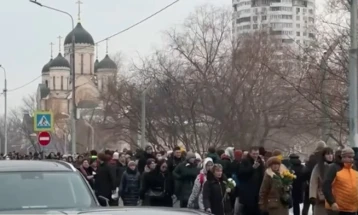 Песков: Собирањето луѓе за погребот на Навални е спротивно на законот