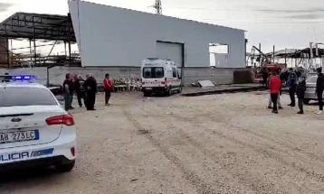 Едно лице загина, шестмина се повредени во силна експлозија во магацин во изградба во Албанија