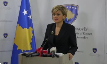 Кусари-Лила: Санкциите на ЕУ против Косово се бесмислени додека Србија подготвува агресија