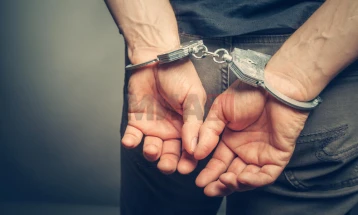 Arrestohet pronari i një objekti gastronomik në Gostivar, gjatë bastisjes gjendet drogë