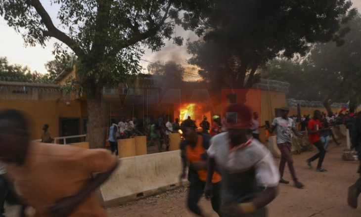 Në një sulm në tre fshatra në Burkina Faso vriten 170 persona