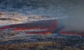 Islanda ka evakuuar vendin turistik Laguna e Kaltër për shkak të kërcënimit nga erupsioni vullkanik